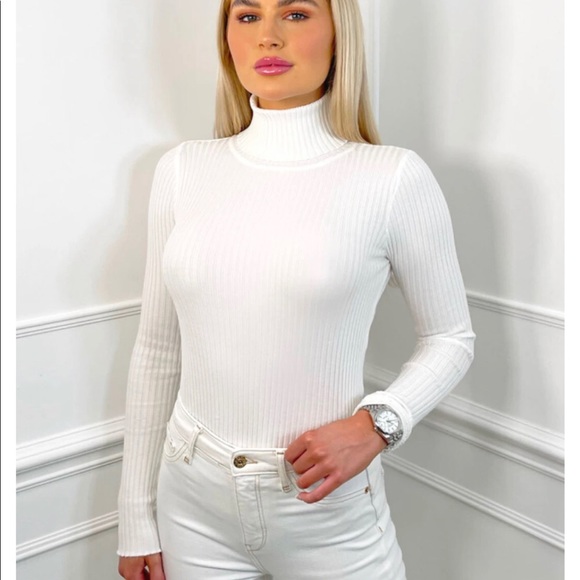 Tops - White Turtleneck Ribbed Knit Top